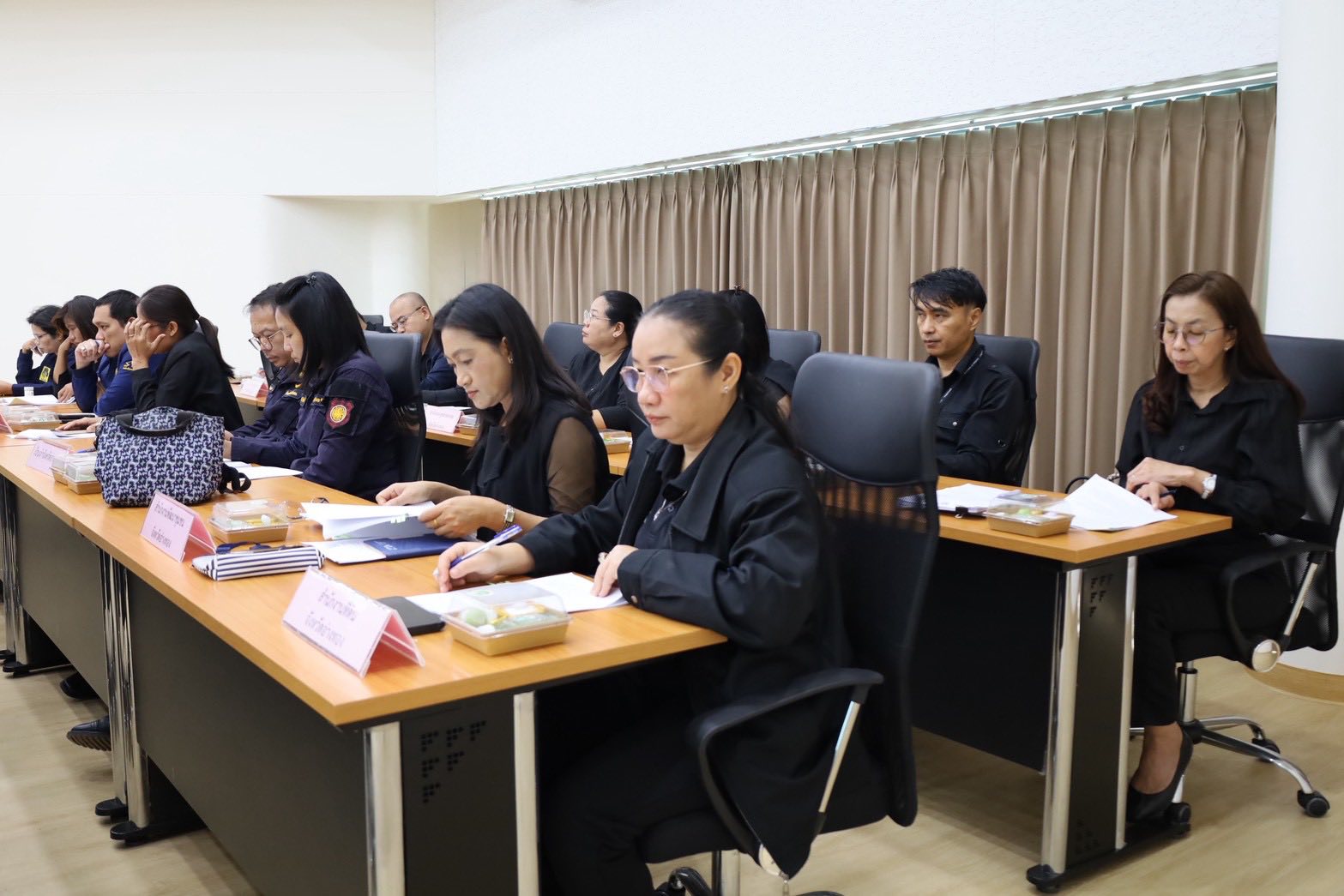 title - เข้าร่วมประชุมคณะกรรมการจัดทำรายงานการประเมินผลการควบคุมภายในภาพรวมจังหวัดอ่างทอง